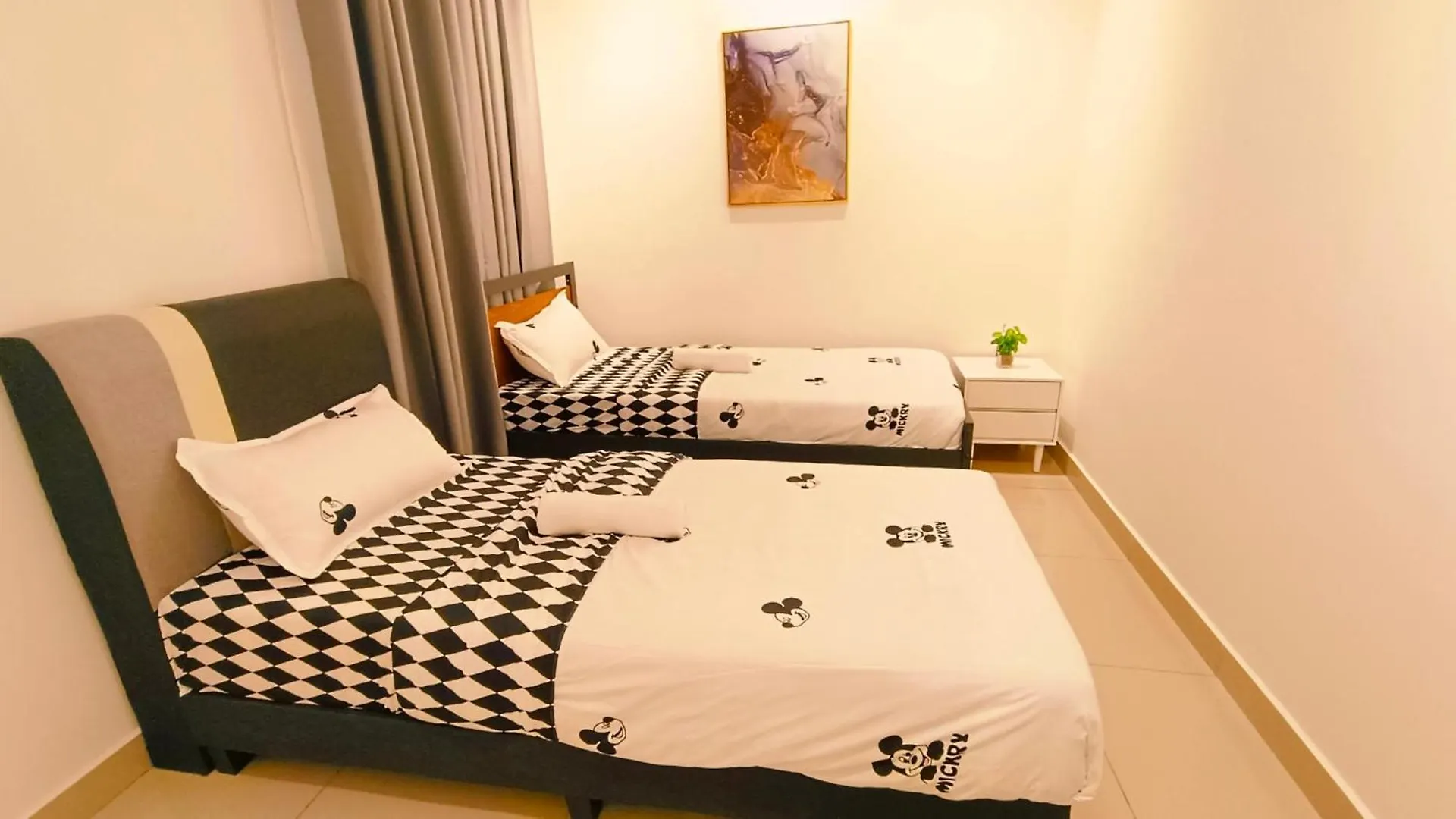 Kulai D'Putra Suites Beside Ioimall Near Airport And Jpo Apartment