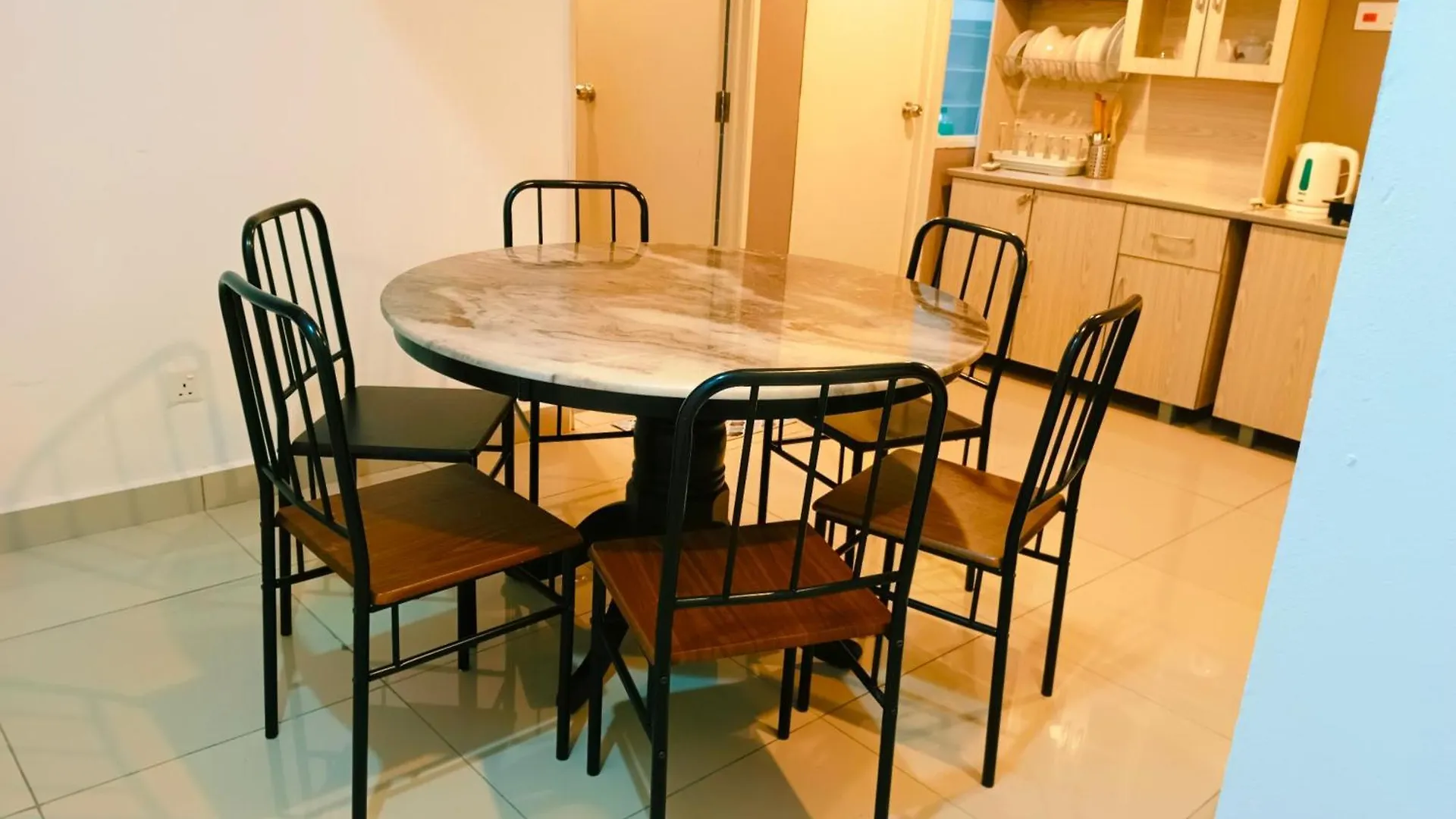 Kulai D'Putra Suites Beside Ioimall Near Airport And Jpo Apartment